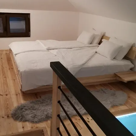 Katun & Guest house Divcibare